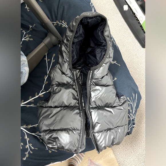 Infant 0-6 month gap vest 9.5/10 condition - Picture 1 of 4